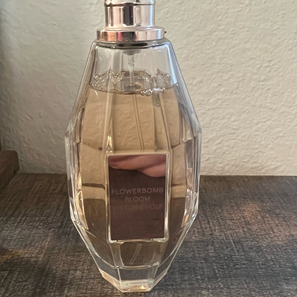 Viktor and Rolf Flowerbomb Bloom